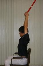 棒体操　肘伸ばし運動　終了位置　Stick physical exercise elbow extending movement end position
